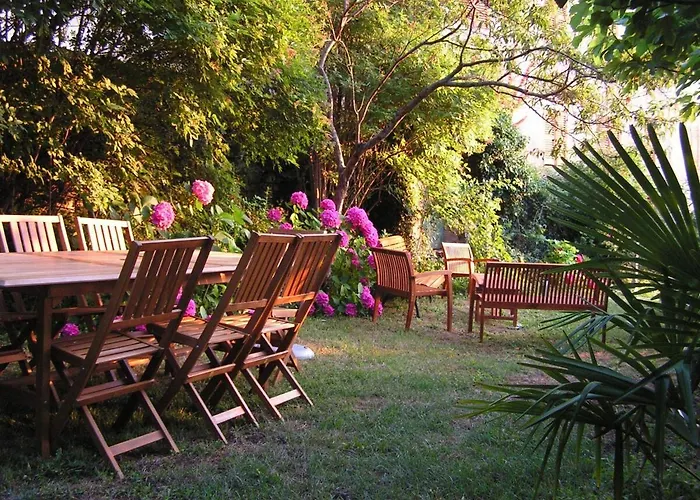 Casa de Férias Maison De Caractere Spacieuse Et Confortable, Grand Jardin , Superbes Vues