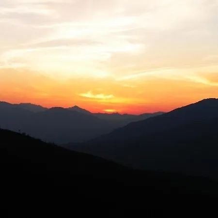 Semesterbostad Maison De Caractere Spacieuse Et Confortable, Grand Jardin , Superbes Vues